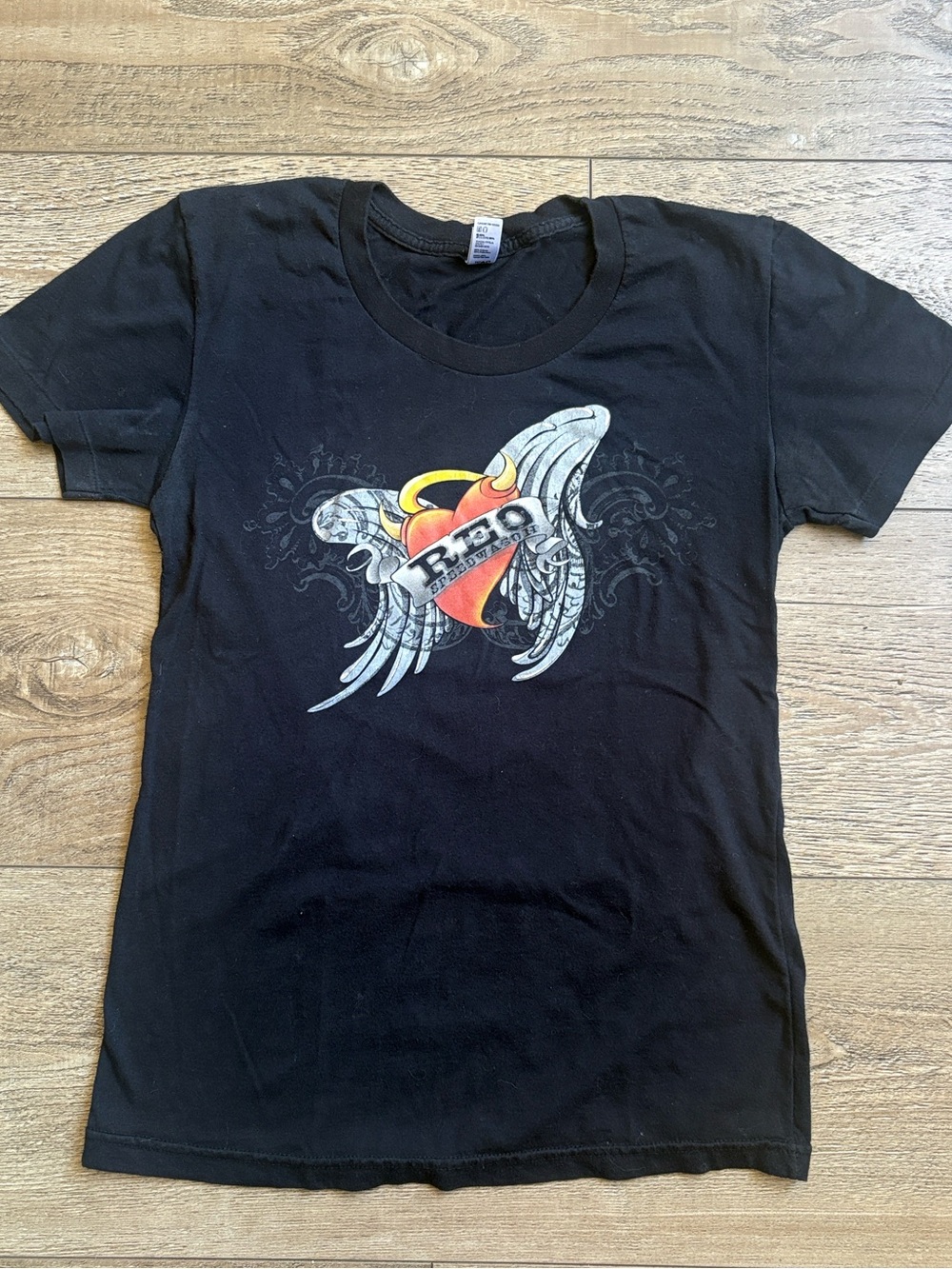 Vintage REO SPEEDWAGON Black Graphic Band Concert Tee w Winged Angel Heart Logo